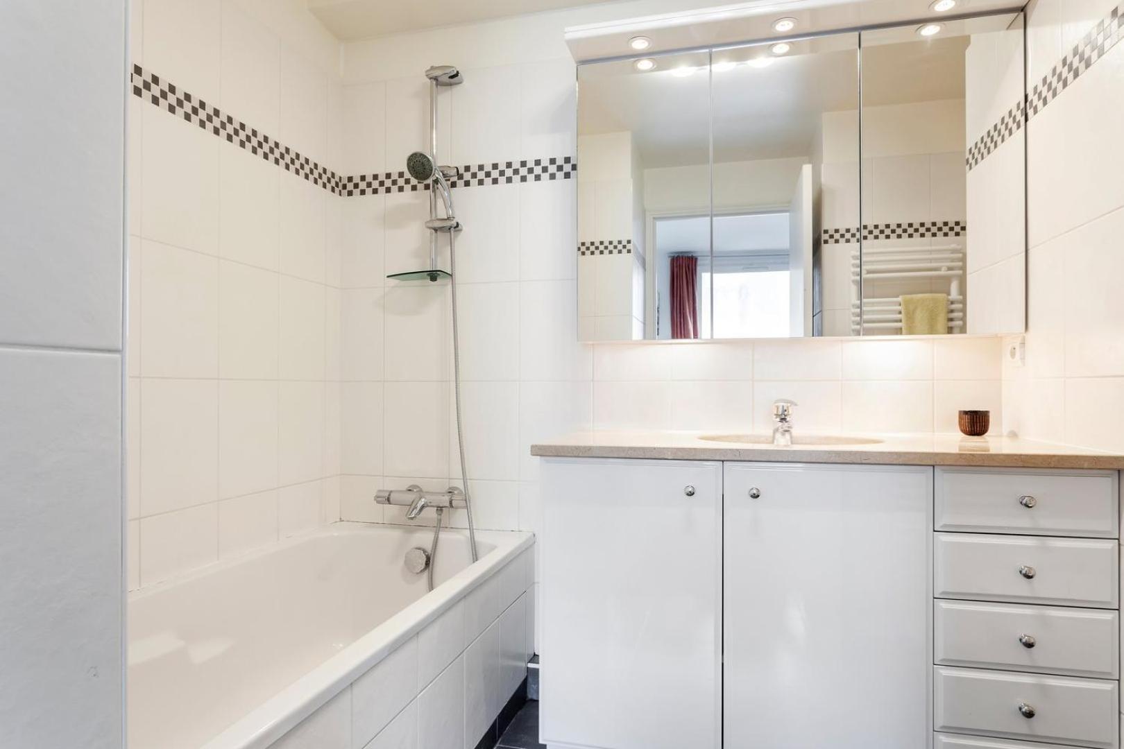 Guestready - Spacious In The Heart Of The Marais Appartement Parijs